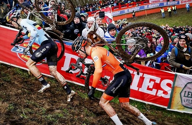 Crossen om de regenboogtrui